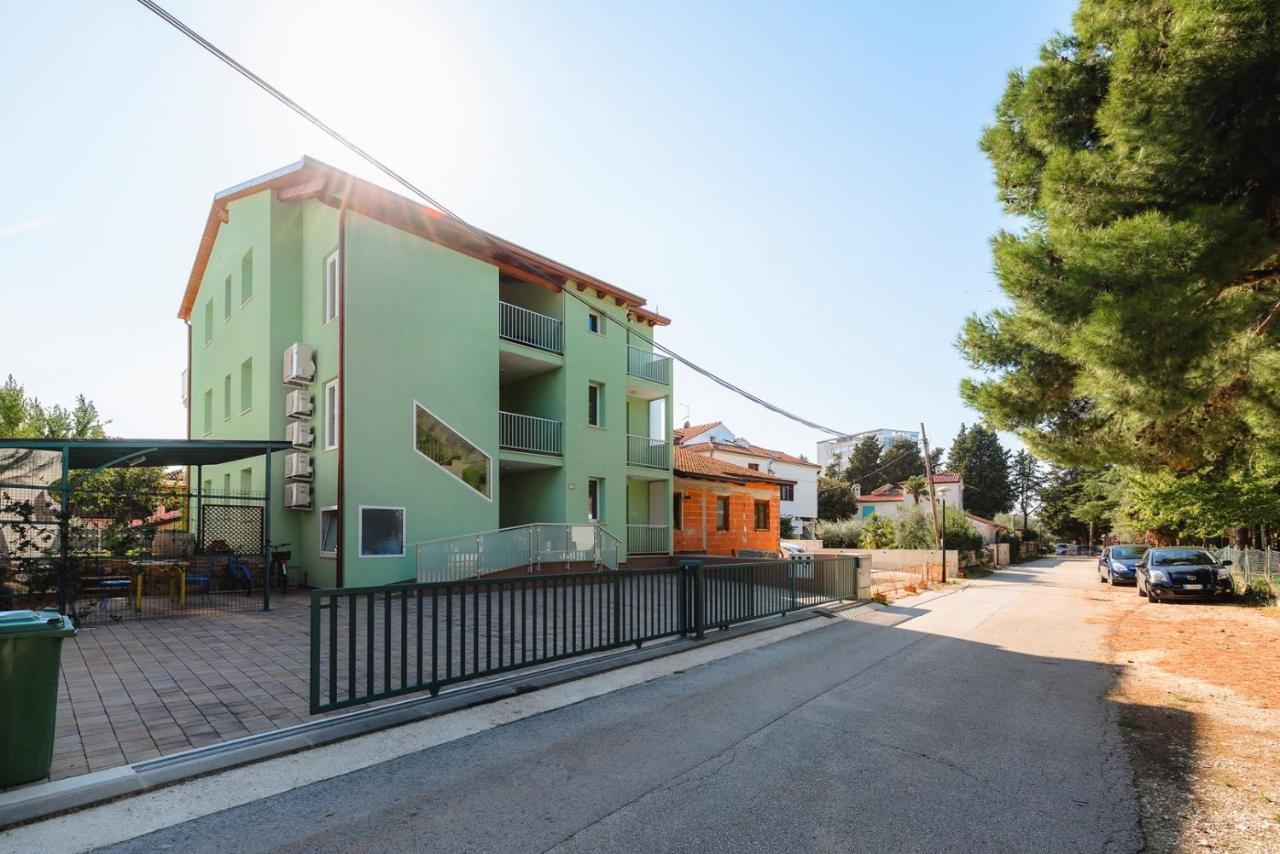 אומאג Andrea House With Apartments מראה חיצוני תמונה