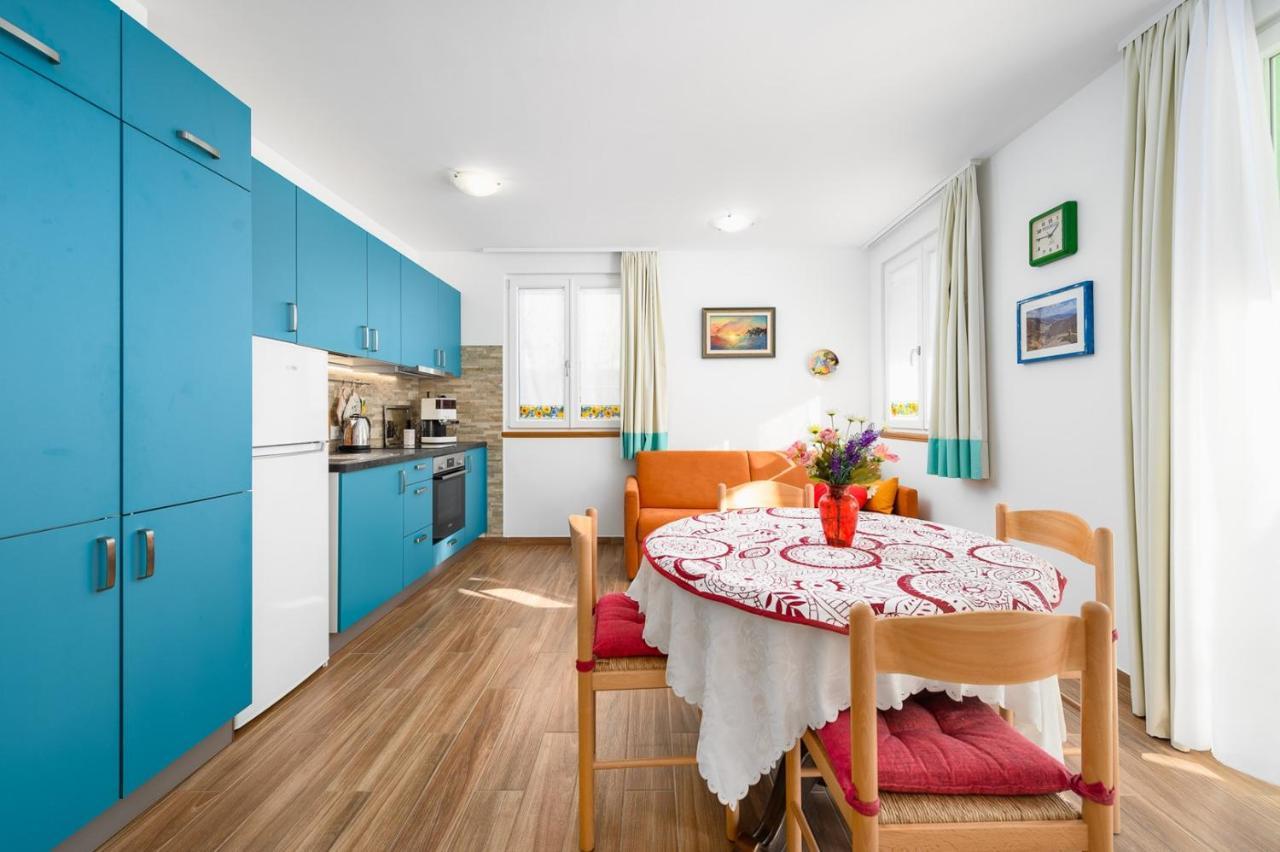 אומאג Andrea House With Apartments מראה חיצוני תמונה