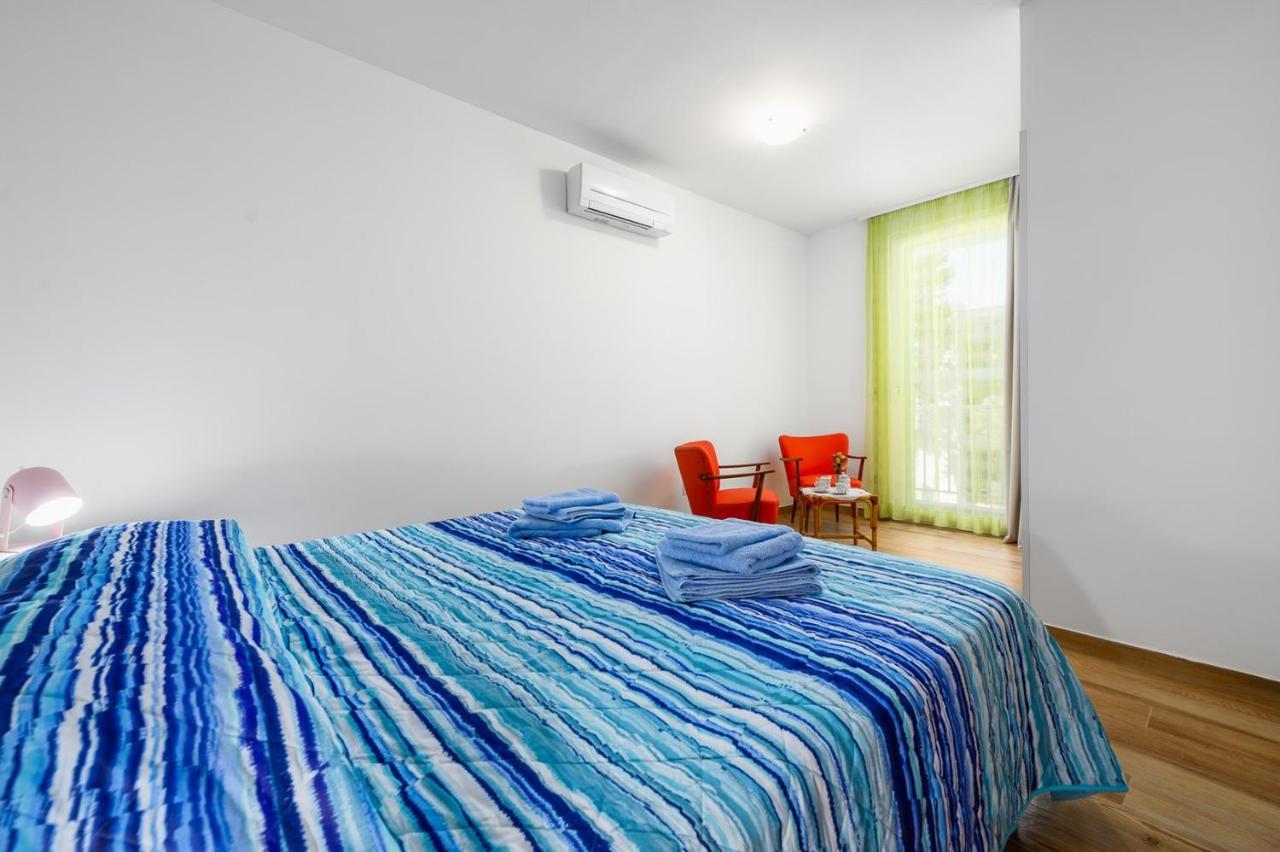 אומאג Andrea House With Apartments מראה חיצוני תמונה
