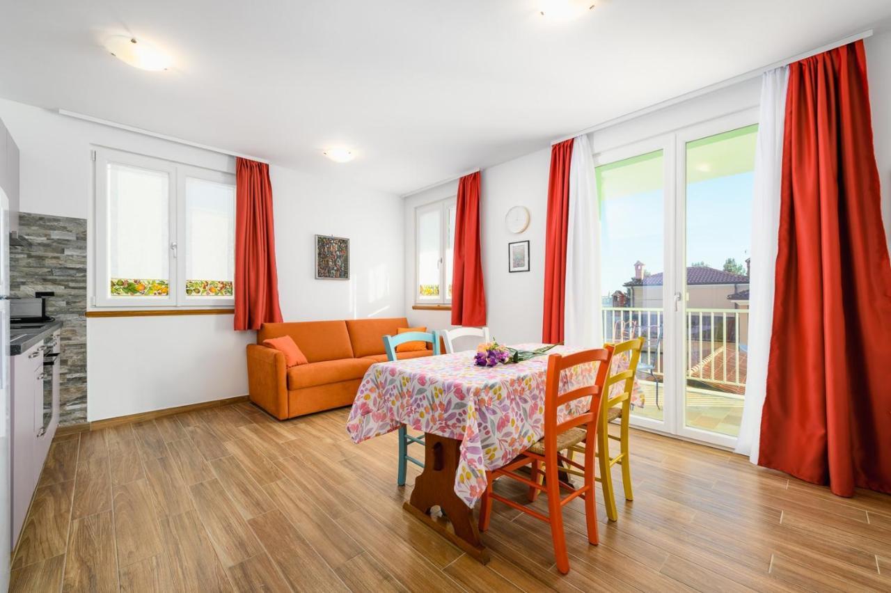 אומאג Andrea House With Apartments מראה חיצוני תמונה