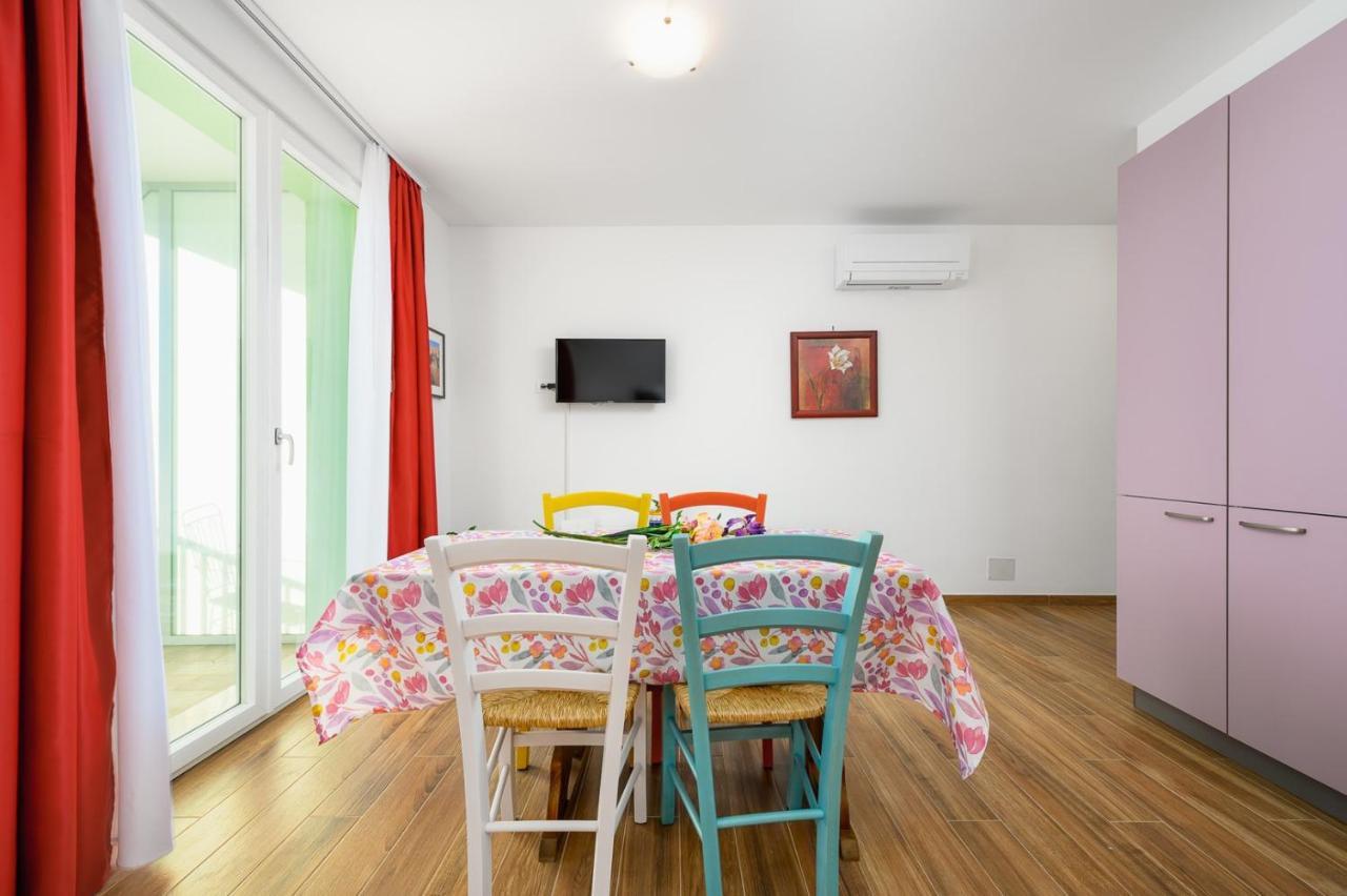 אומאג Andrea House With Apartments מראה חיצוני תמונה