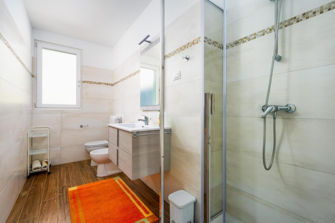 אומאג Andrea House With Apartments מראה חיצוני תמונה
