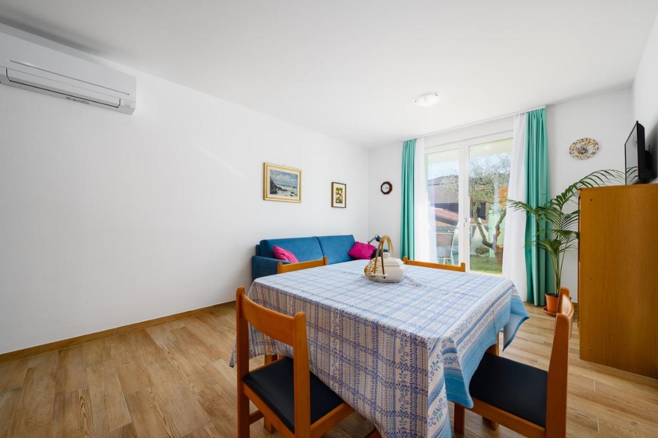 אומאג Andrea House With Apartments מראה חיצוני תמונה