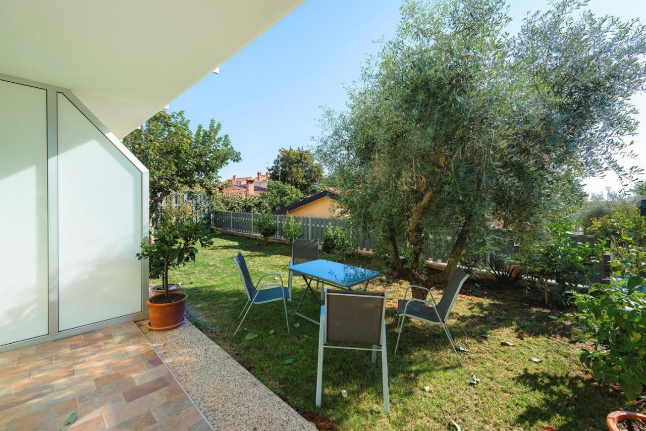 אומאג Andrea House With Apartments מראה חיצוני תמונה