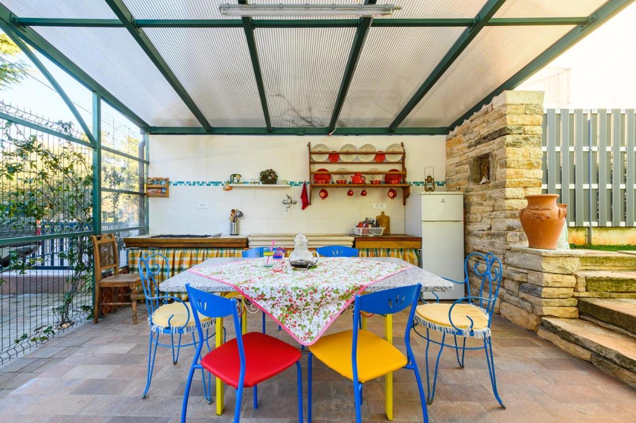 אומאג Andrea House With Apartments מראה חיצוני תמונה