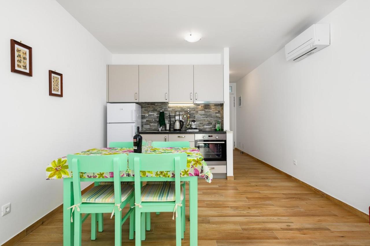 אומאג Andrea House With Apartments מראה חיצוני תמונה