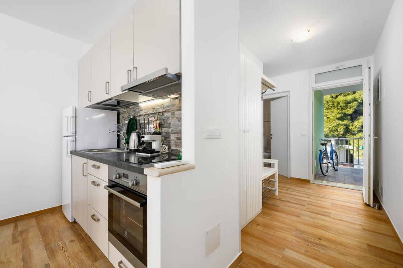 אומאג Andrea House With Apartments מראה חיצוני תמונה