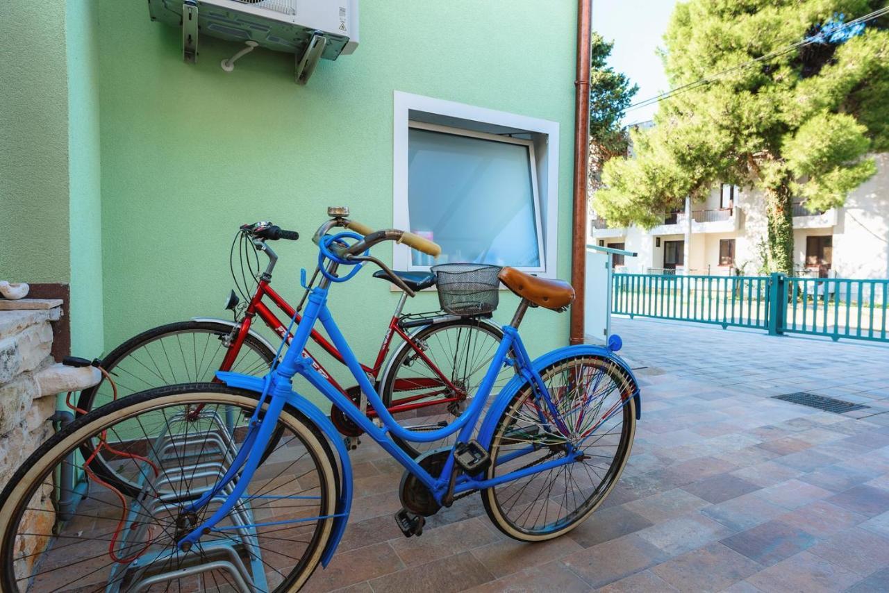 אומאג Andrea House With Apartments מראה חיצוני תמונה