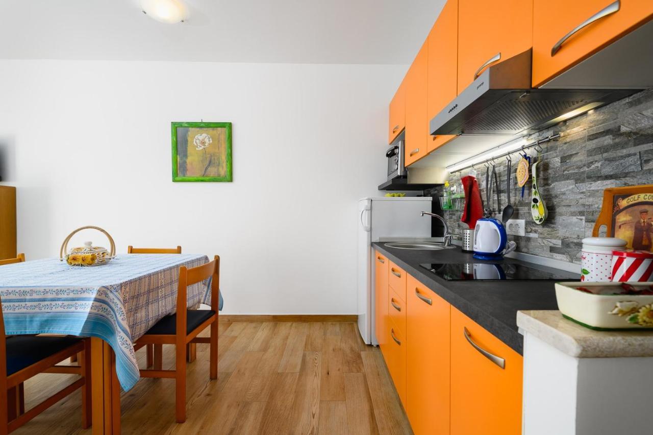 אומאג Andrea House With Apartments מראה חיצוני תמונה