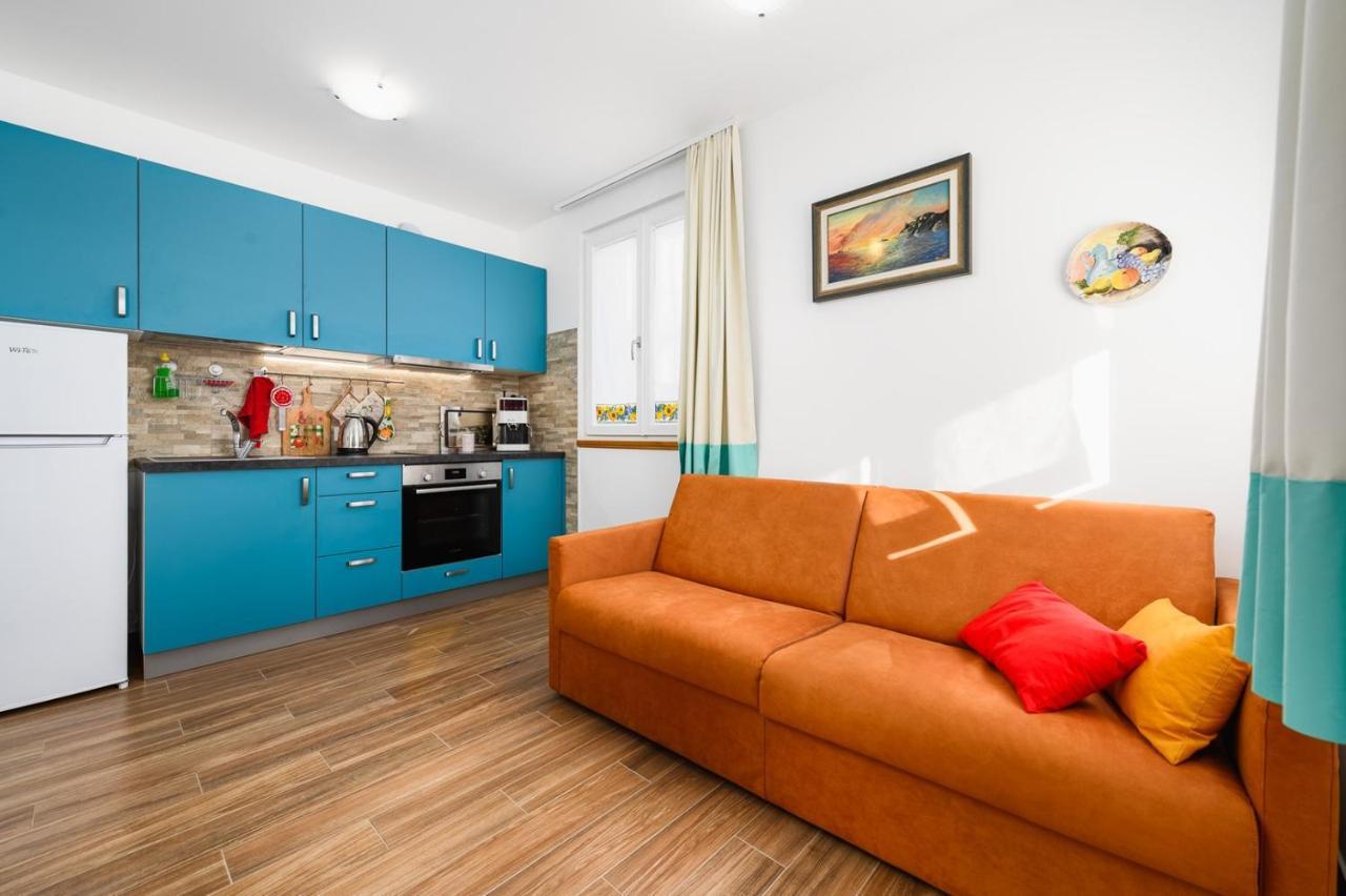אומאג Andrea House With Apartments מראה חיצוני תמונה