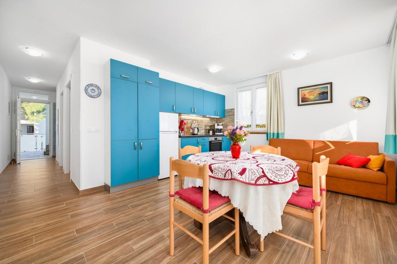אומאג Andrea House With Apartments מראה חיצוני תמונה