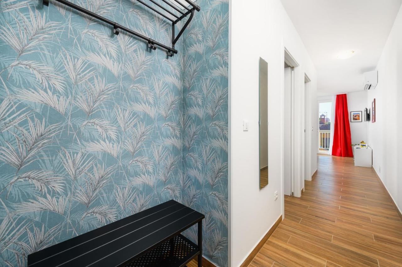 אומאג Andrea House With Apartments מראה חיצוני תמונה