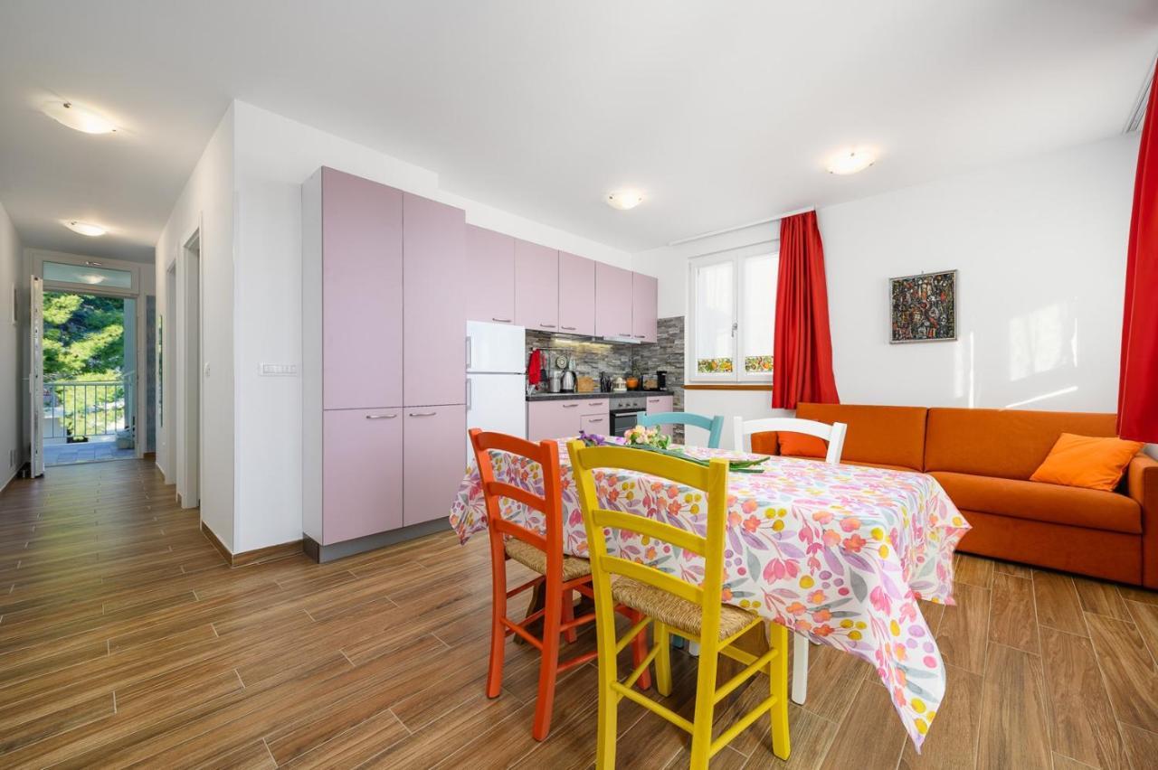 אומאג Andrea House With Apartments מראה חיצוני תמונה