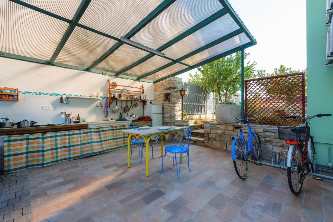 אומאג Andrea House With Apartments מראה חיצוני תמונה