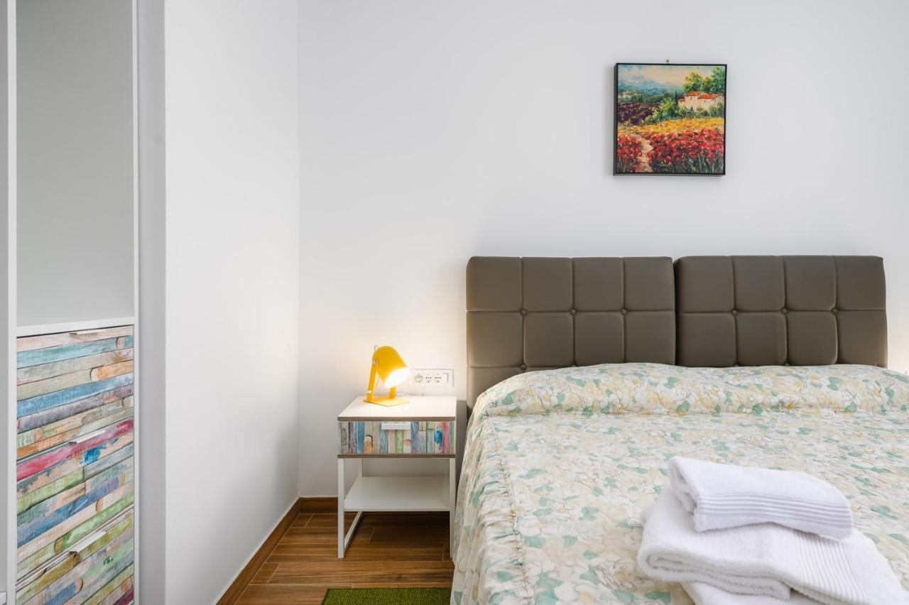 אומאג Andrea House With Apartments מראה חיצוני תמונה