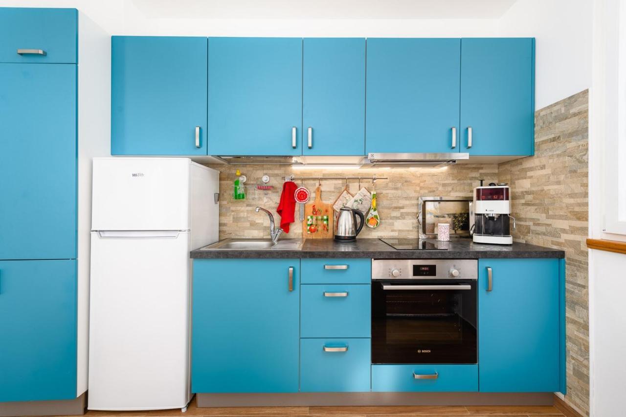 אומאג Andrea House With Apartments מראה חיצוני תמונה