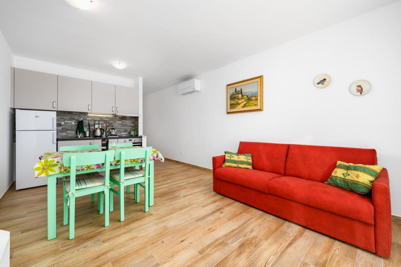 אומאג Andrea House With Apartments מראה חיצוני תמונה
