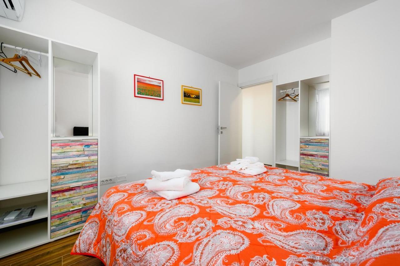 אומאג Andrea House With Apartments מראה חיצוני תמונה